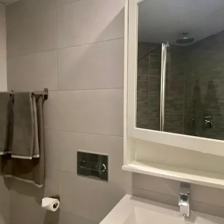 Apartment Malakatua Station, With Pool-parking *